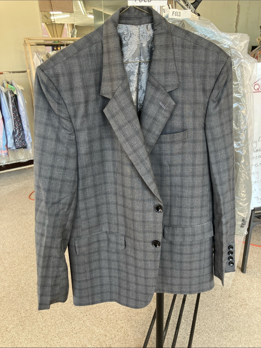 French Crown | Classic Gray Plaid Men's Sport Coat - Two-Button Blazer